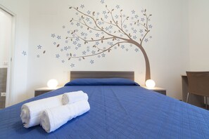 1 dormitori, roba de llit d'alta qualitat, cobrellits i minibar 