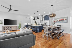 TV connectée, table de tennis de table