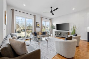 TV connectée, table de tennis de table