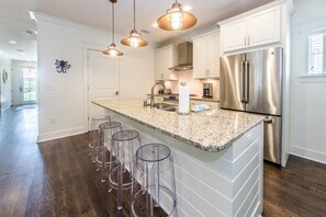 Fridge, microwave, dishwasher, coffee/tea maker - ☀️WaterSound 30A-Bikes-Pool-Anchors Up (Santa Rosa Beach)