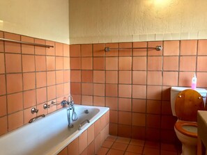 Family Chalet, 3 Bedrooms, Non Smoking, River View | Bathroom