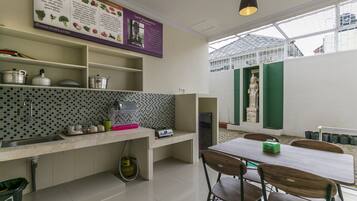 Villa, 3 Bedrooms | Private kitchenette | Fridge, stovetop, cookware/dishes/utensils
