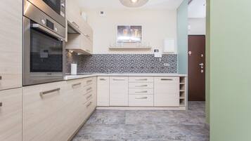 Deluxe Suite, 1 Bedroom, Courtyard Area (Lubicz 17 Street) | Private kitchen | Fridge, oven, stovetop, dishwasher