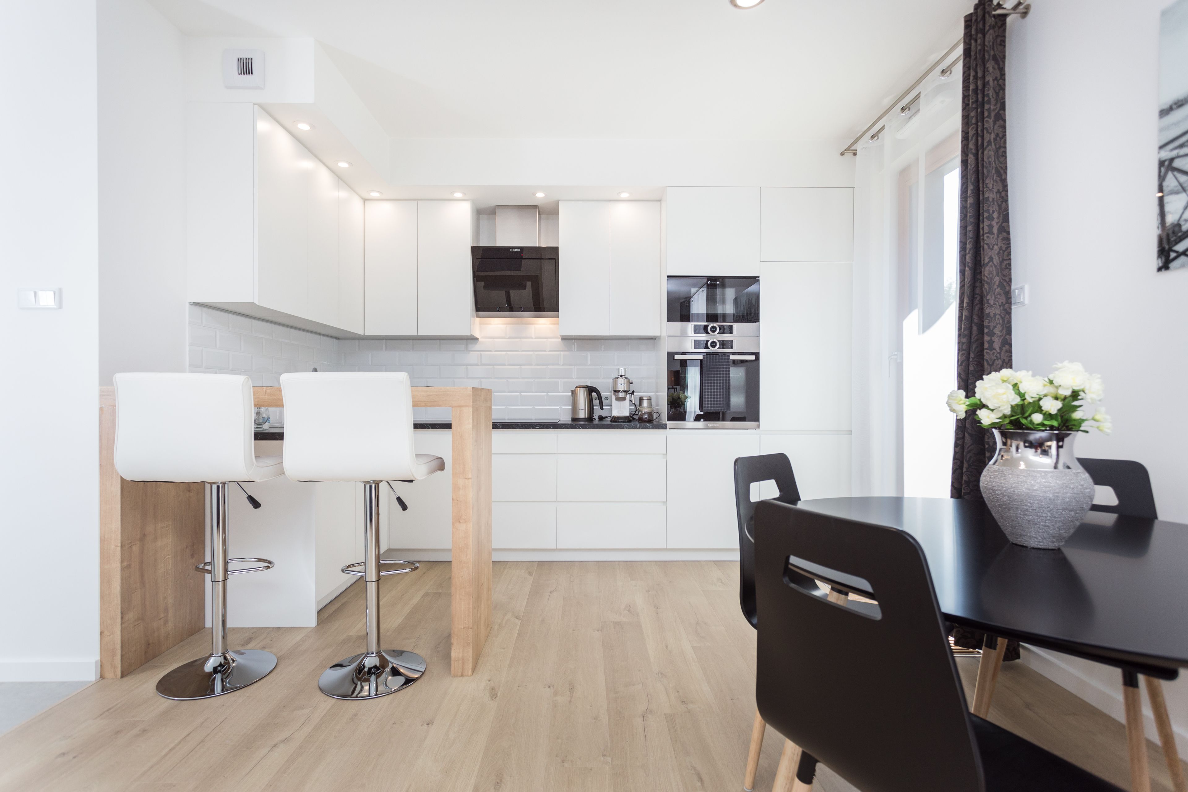 Leilighet – deluxe, 1 soverom, terrasse | Eget tekjøkken | Kjøleskap, ovn, kokeplater og oppvaskmaskin