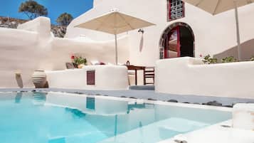 إطلالة على الفناء