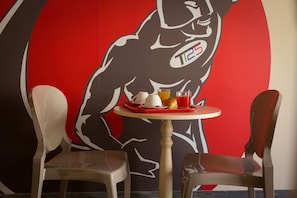 Junior Suite, 1 Bedroom, Balcony | Egyptian cotton sheets, premium bedding, down comforters, minibar - Tritone 125 (Rome)