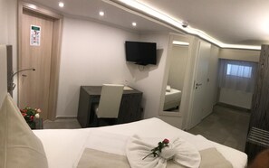 迷你吧、書桌、熨斗/熨衣板、免費無線上網