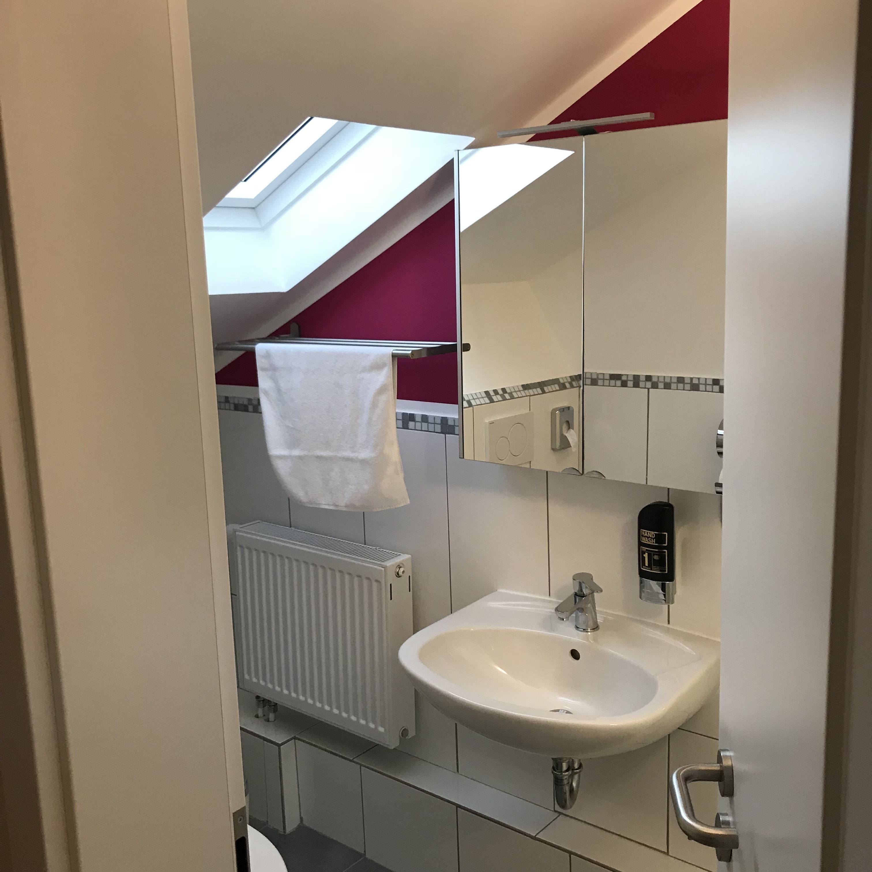 single room | bathroom | shower, free toiletries, hair dryer, towels