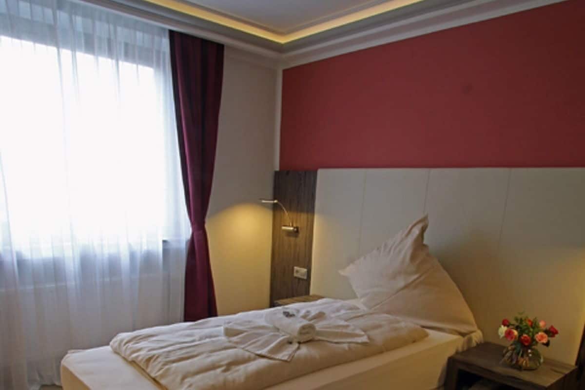 Minibar, bureau, fer et planche Ă repasser, Wi-Fi gratuit