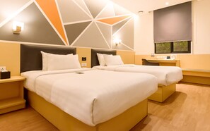 Habitación superior con 2 camas individuales | Ropa de cama de alta calidad, decoración individual, escritorio