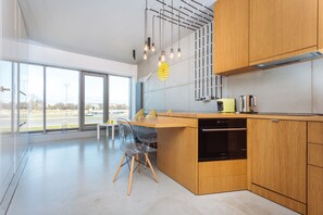 Comfort Apartment, 1 Bedroom, Kitchenette | Private kitchenette | Fridge, oven, stovetop, dishwasher