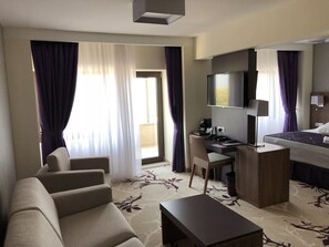 1 habitación, minibar, caja de seguridad en la habitación y escritorio 