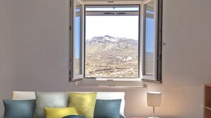 Elite Villa, 3 Bedrooms, Sea View, Beachside | 1 bedroom, Egyptian cotton sheets, premium bedding, in-room safe - Marquise Residence (Mykonos)