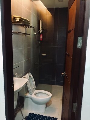 3 Bedroom Townhouse | Bathroom
