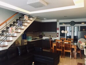 Maison en rangée, 3 chambres | Aire de séjour | Téléviseur à écran plat, lecteur de DVD