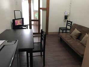 Appart'hôtel, 1 chambre (Unit) | Coin séjour | Télévision à écran plat
