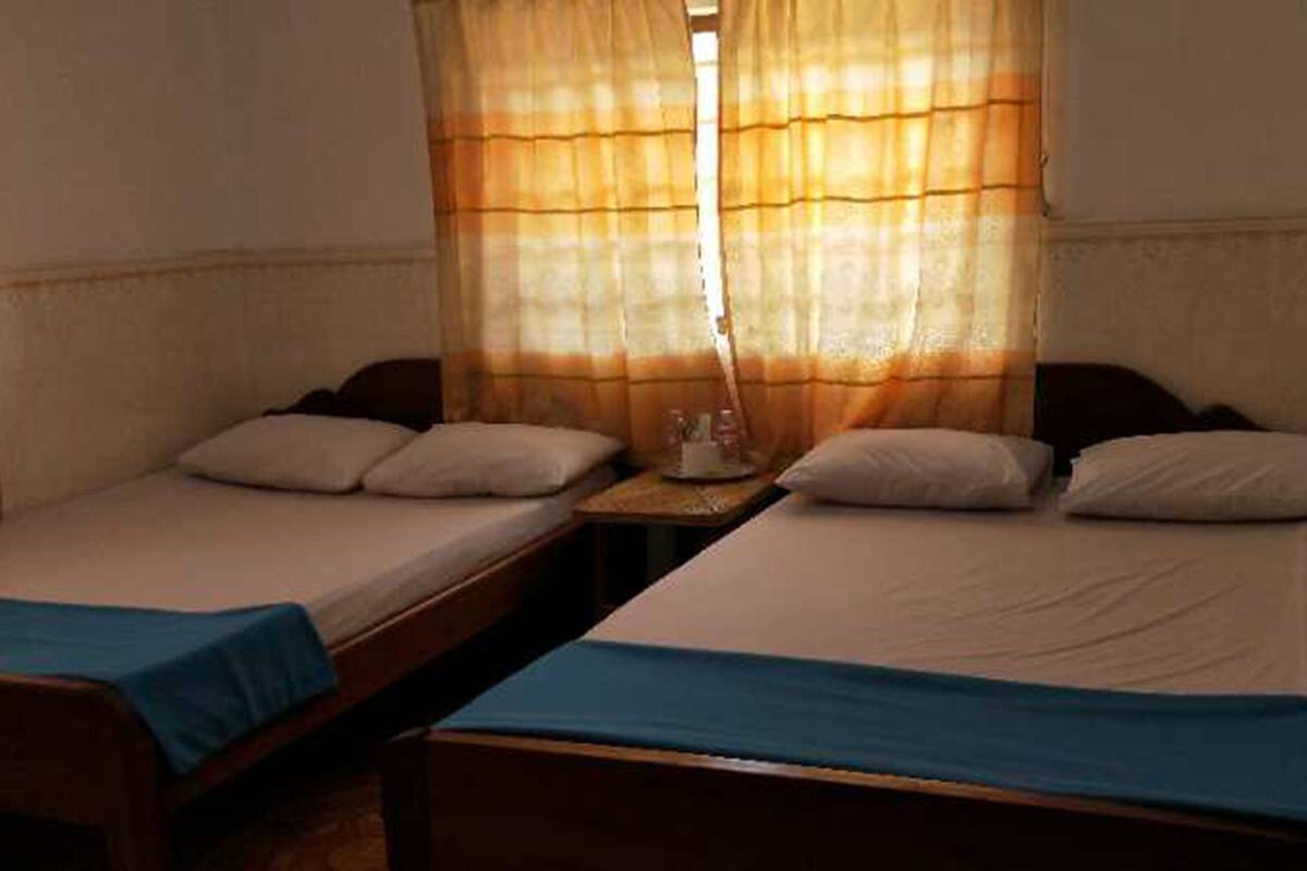 Chambre Standard avec lits jumeaux | Bureau, rideaux d’obscurcissement, accès au Wi-Fi (inclus)