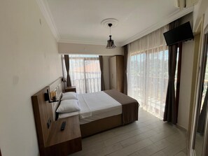 Free WiFi, bed sheets - Ates Otel (Ula)