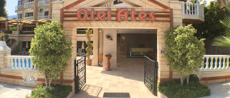 EntrĂ©e de lâhĂ©bergement