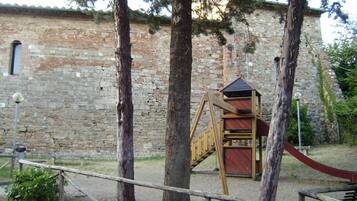 Children's play area - outdoor