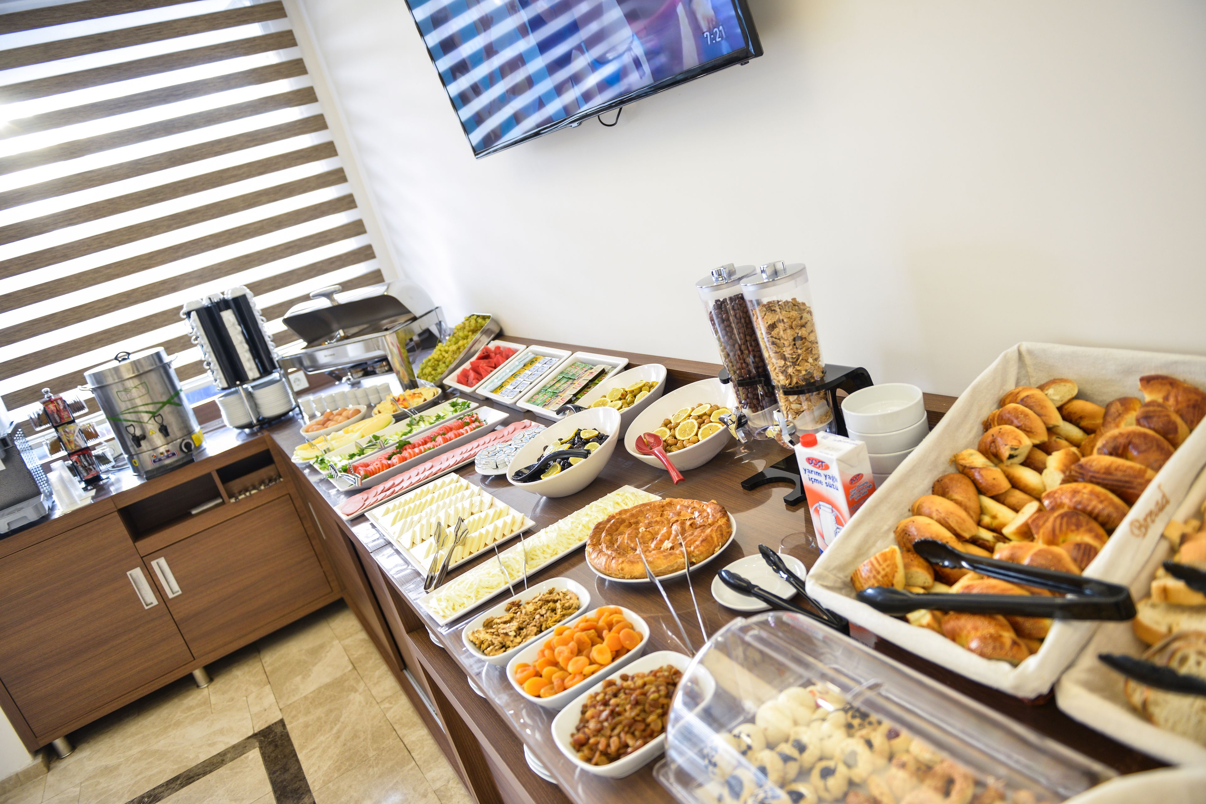daily buffet breakfast (eur 5 per person)