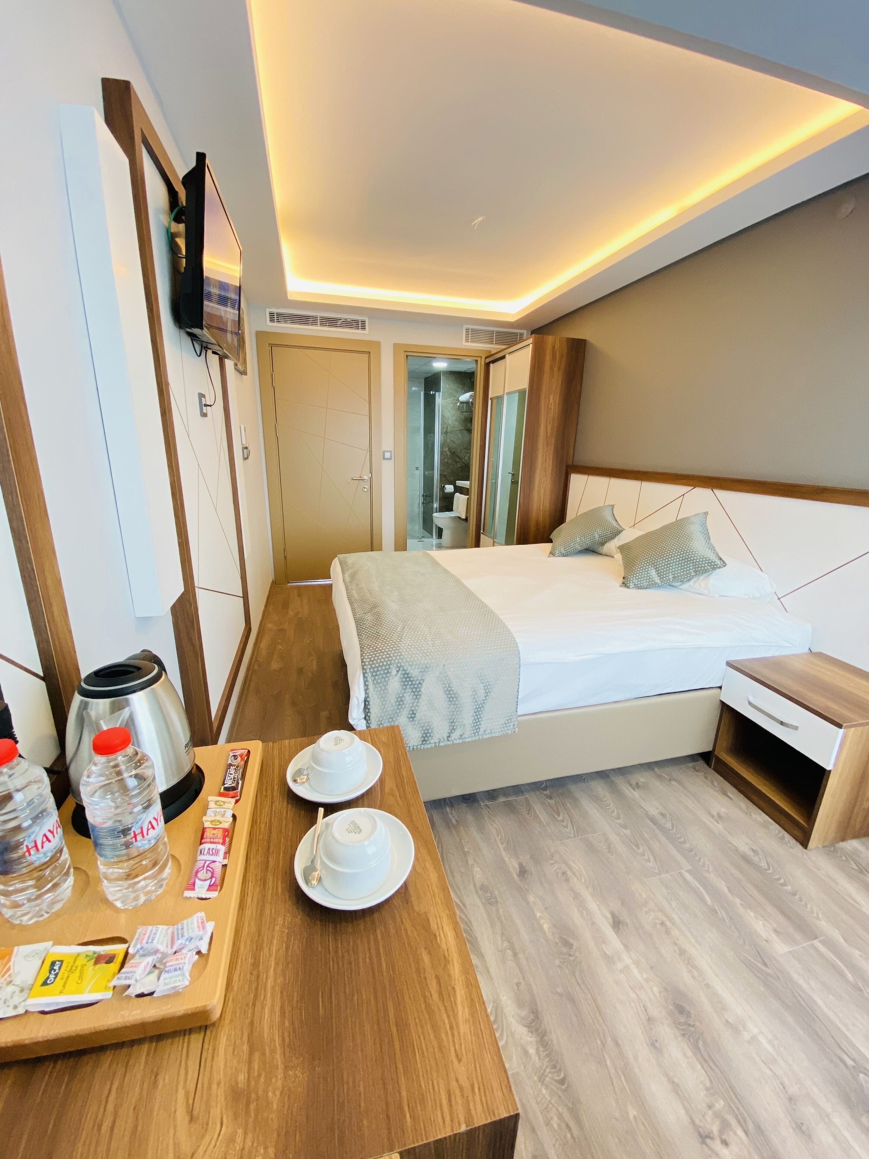 shower, free toiletries, hair dryer, slippers