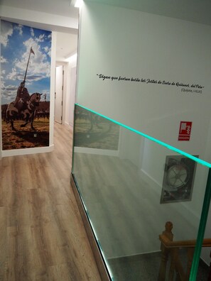 Interior entrance - Hostal Don Suero de Quiñones (Hospital de Orbigo)