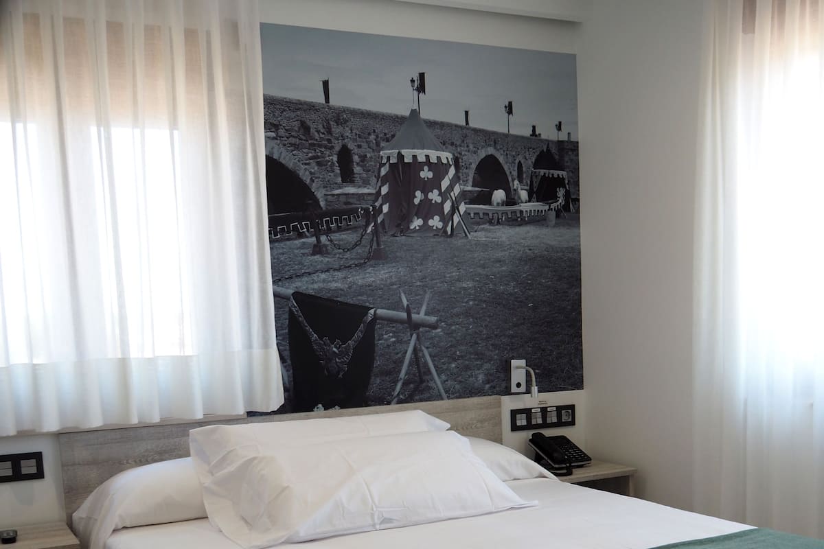 Single Room | Soundproofing, free WiFi, bed sheets