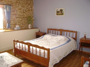 Quadruple Room | Individually decorated, individually furnished, desk, iron/ironing board