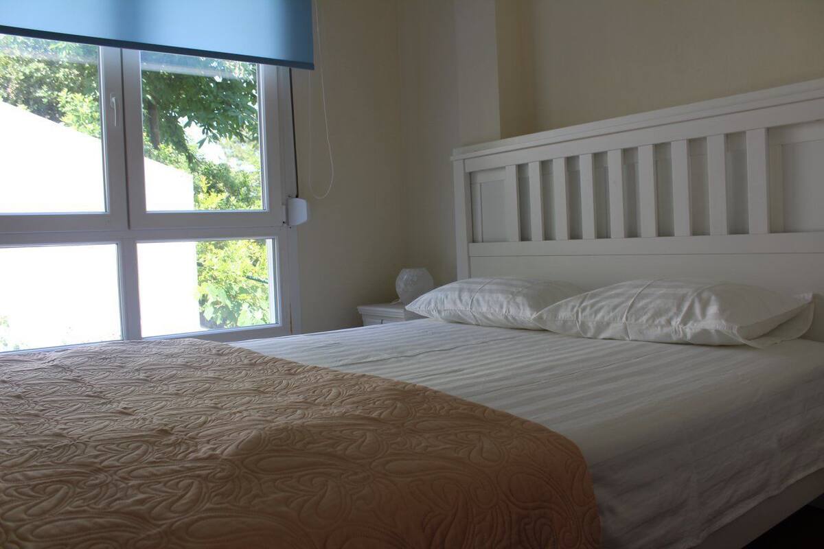 Comfort-Haus, Mehrere Betten, Raucher | Schallisolierte Zimmer, Bügeleisen/Bügelbrett, Bettwäsche