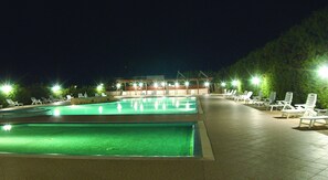 Seasonal outdoor pool, free pool cabanas, pool loungers - Il Venticello Agriturismo (Santa Cesarea Terme)