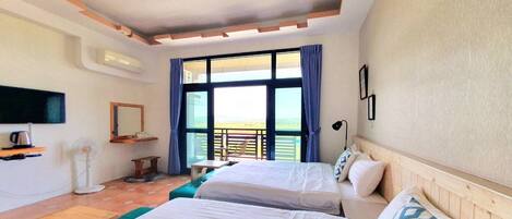 Panoramic Quadruple Room, 1 Bedroom | Desk, blackout drapes, free WiFi, bed sheets