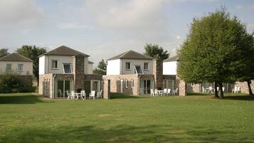 Bungalow Deluxe, 3 chambres | Façade de lâhĂ©bergement