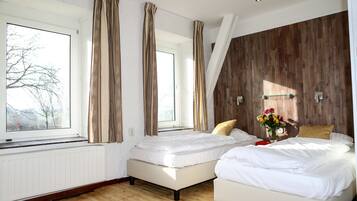 1 bedroom, in-room safe, blackout curtains, cots/infant beds