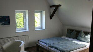 Standard Apartment, Private Bathroom, Garden View (Maisonette )