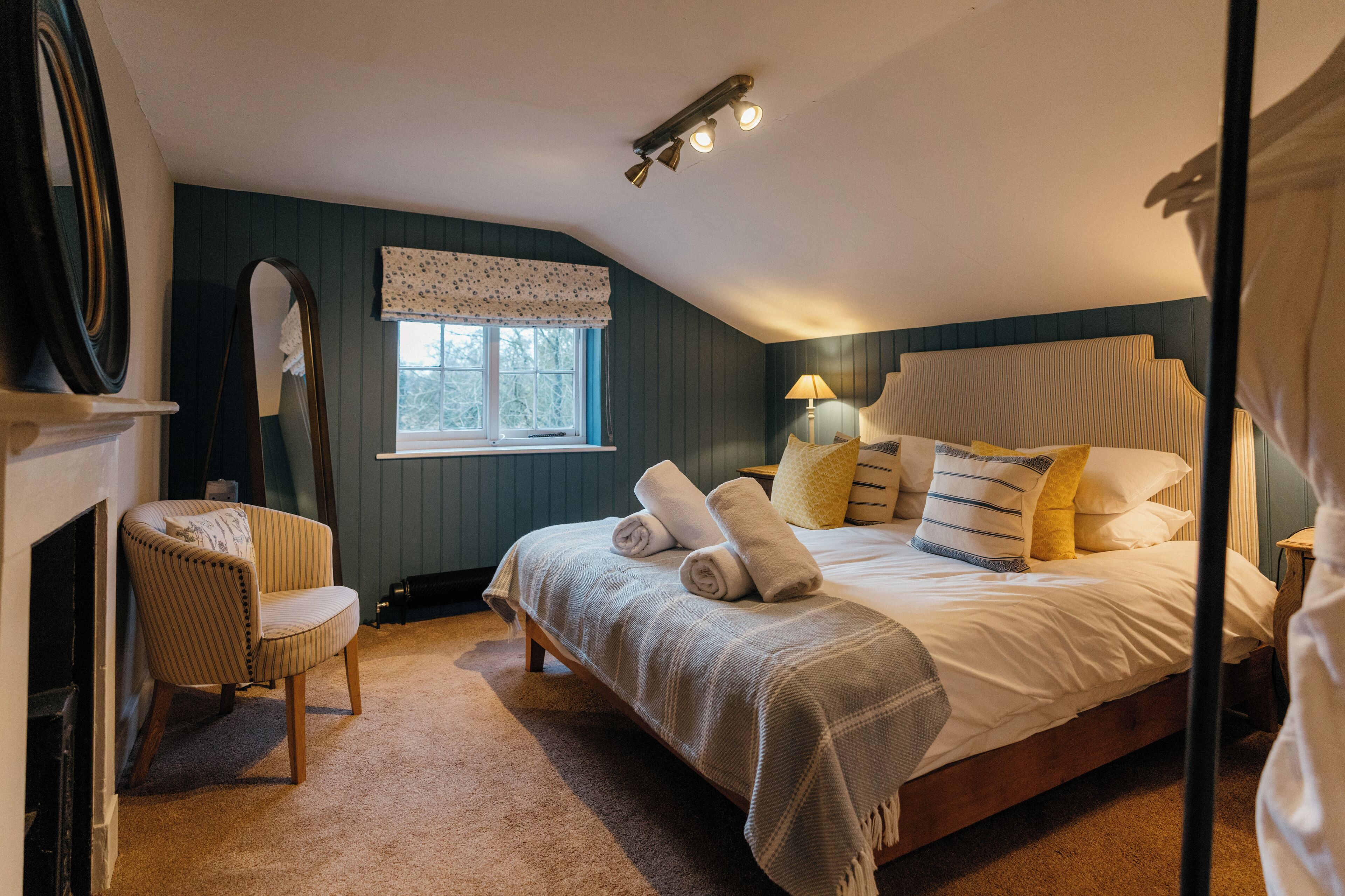 The FarmHouse | Premium bedding, iron/ironing board, free WiFi, bed sheets