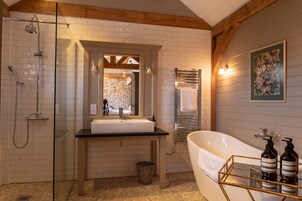 Casa de campo exclusiva, 1 habitación | Baño | Artículos de higiene personal gratuitos, secador de pelo y zapatillas