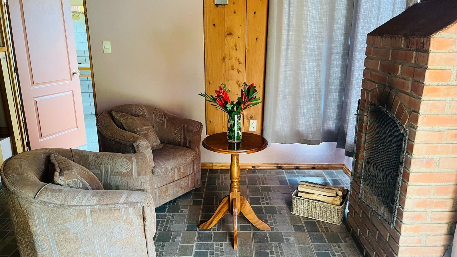 junior suite, 1 king bed, garden view | 1 bedroom, in-room safe, desk, free wifi