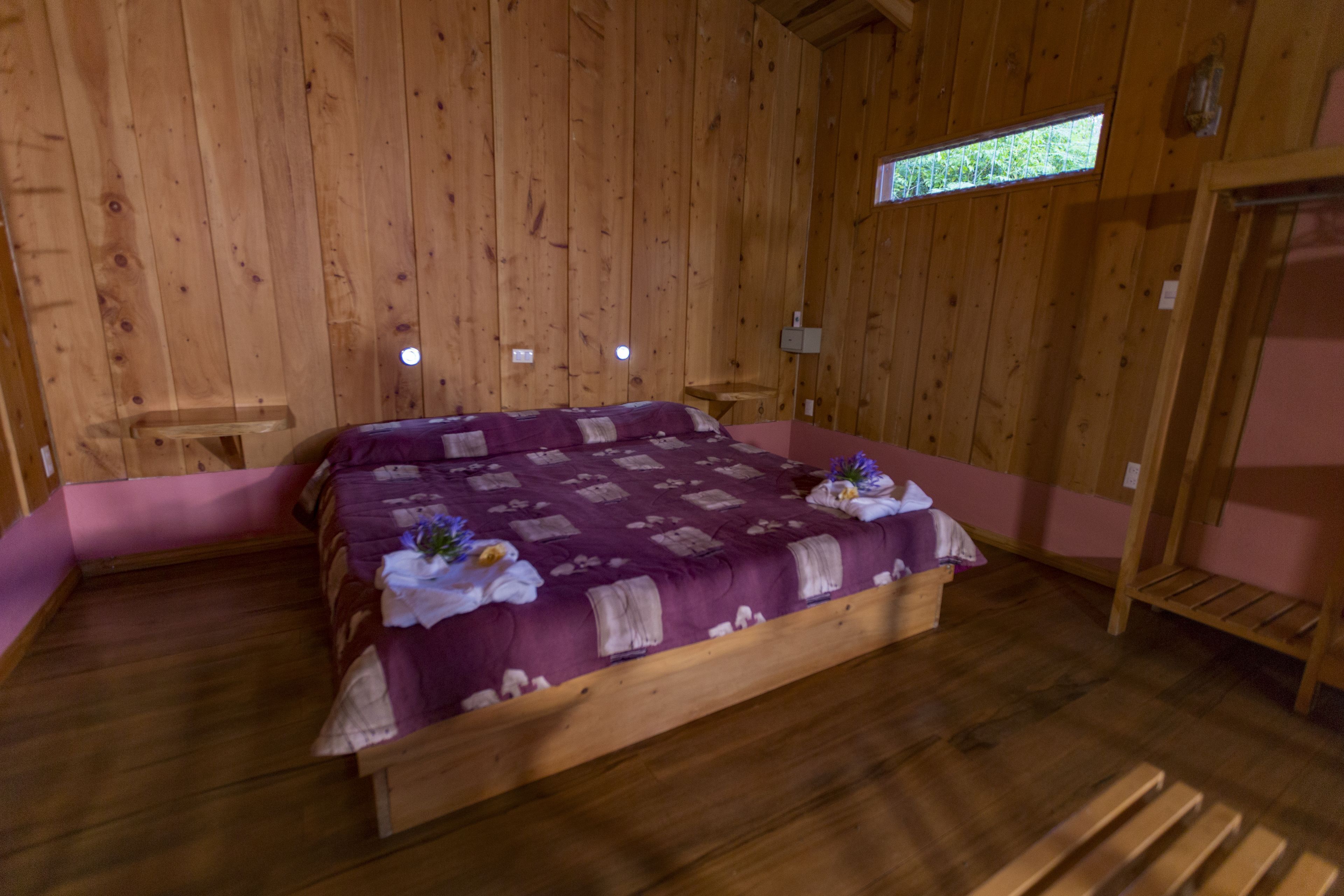 1 bedroom, in-room safe, desk, free WiFi