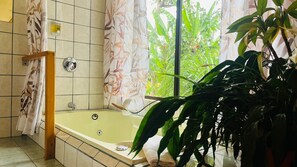 Junior Suite, 1 King Bed, Garden View | 1 bedroom, in-room safe, desk, free WiFi - Toucanet Lodge (Copey)