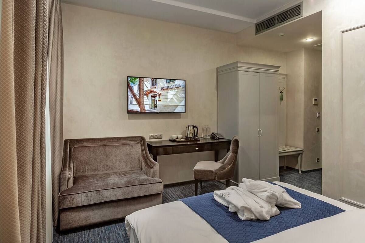 Quarto triplo standard | 1 quarto, roupas de cama antialérgicas, frigobar, cofres nos quartos