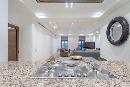 Mayfair Piccadilly Apartment