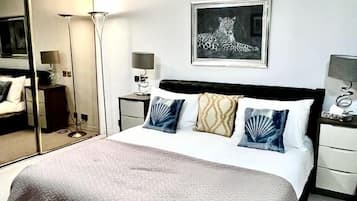 Huoneisto, kylpyhuone makuuhuoneen yhteydessä (Aprt-3) | 2 makuuhuonetta, egyptinpuuvillaiset lakanat, ylelliset vuodevaatteet