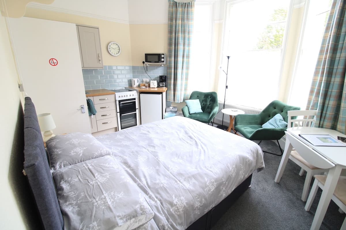 Standard Studio, Ensuite, Garden View (Apartment 8) | Interior