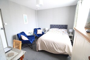 Standard Studio, Ensuite (Apartment 4) | Interior - Chelston Dene Holiday Apartments (Torquay)