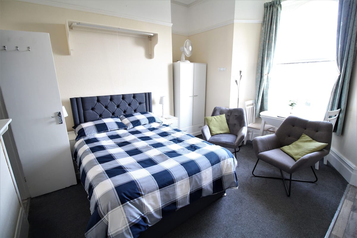 Superior Studio, Ensuite, Partial Sea View (Apartment 10) | Interior