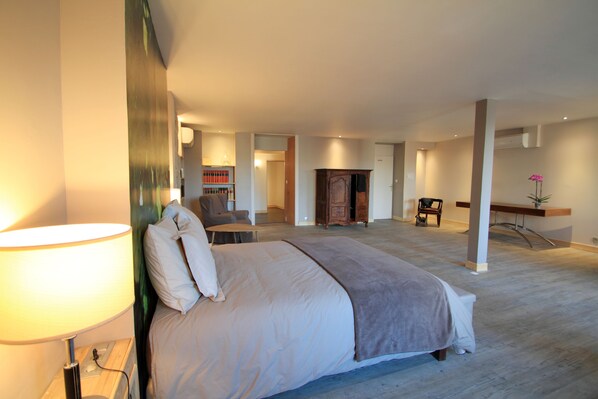 Quarto casal superluxo | 1 quarto, roupas de cama premium, camas com colchões pillow-top