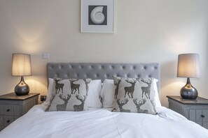 Deluxe appartement, privébadkamer | 2 slaapkamers, een strijkplank/strijkijzer