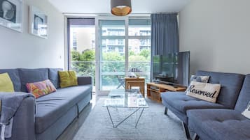 Deluxe Apartment, Private Bathroom | Lounge