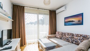 Unclassified image, 3 of 71, button - Apartments LORA (Bar)